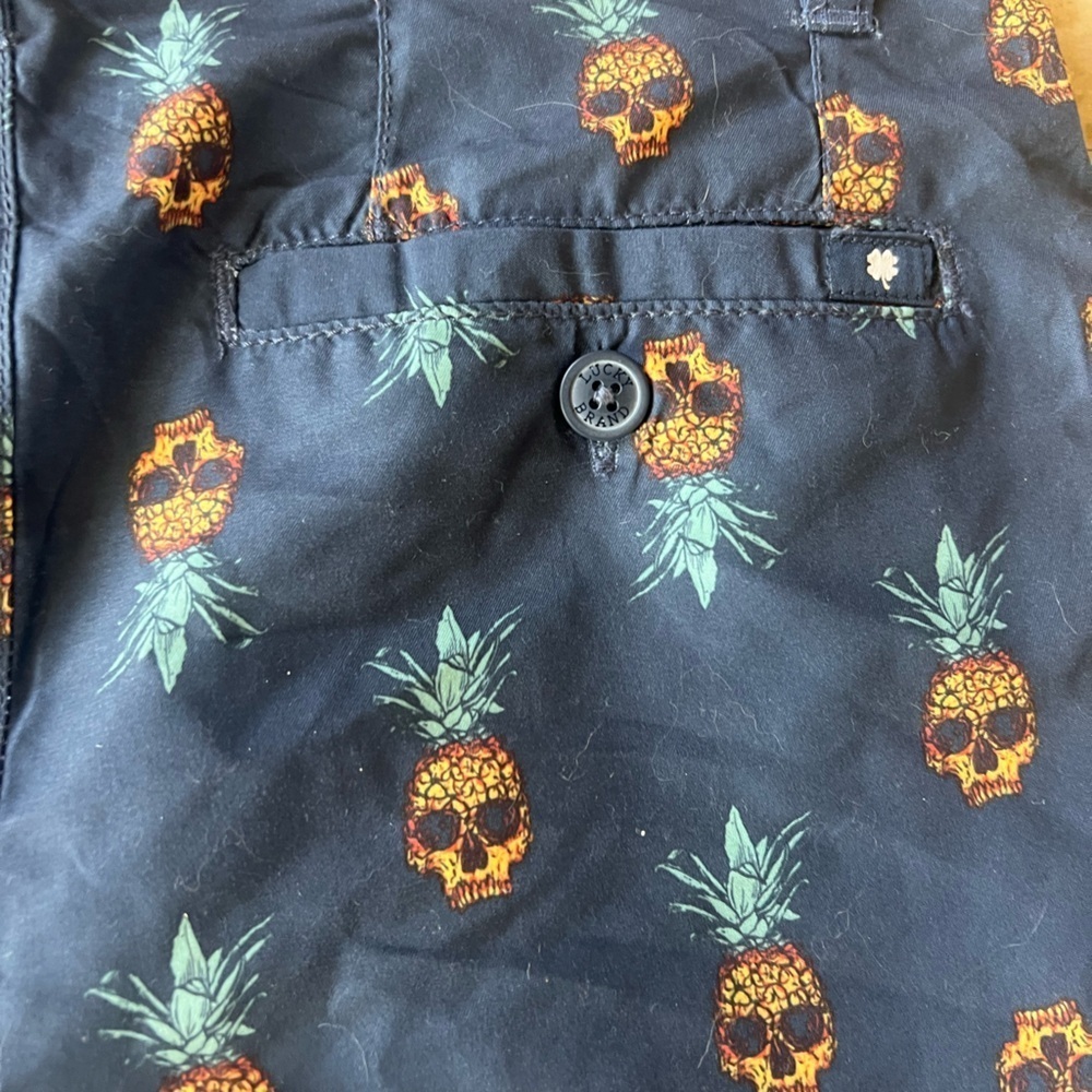 Lucky brand, boys board shorts size 12 perfect condition - Picture 13 of 14